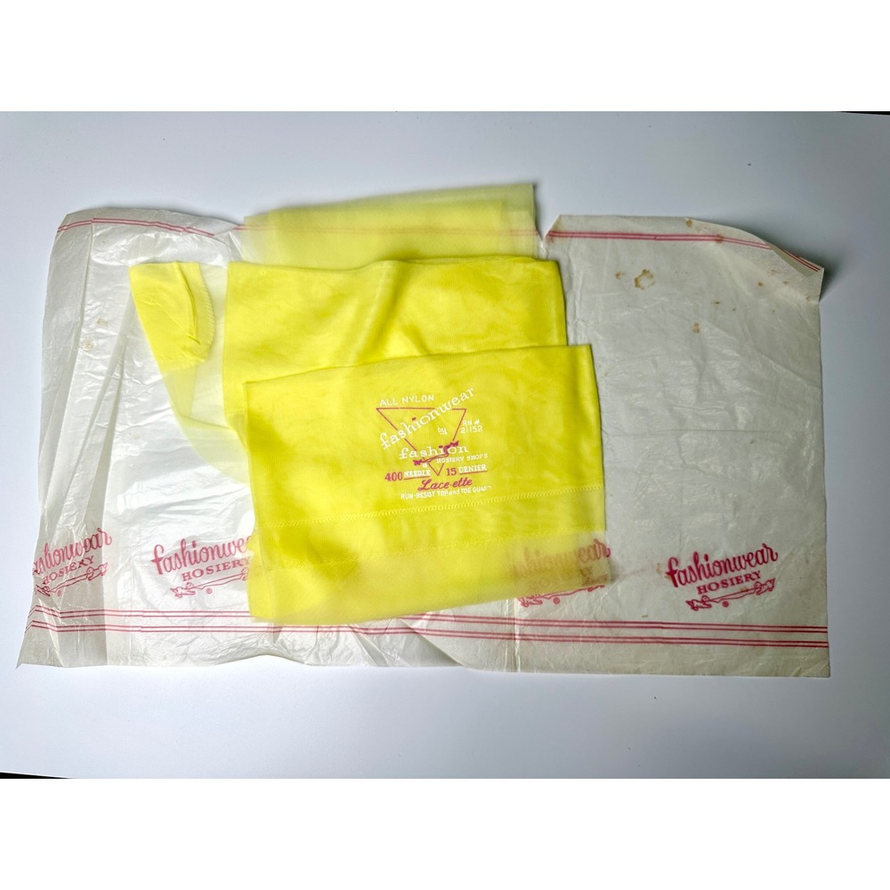 Vintage 1960s Fashionwear Yellow Garter Stockings MOD 15 Denier Nylon Hosiery